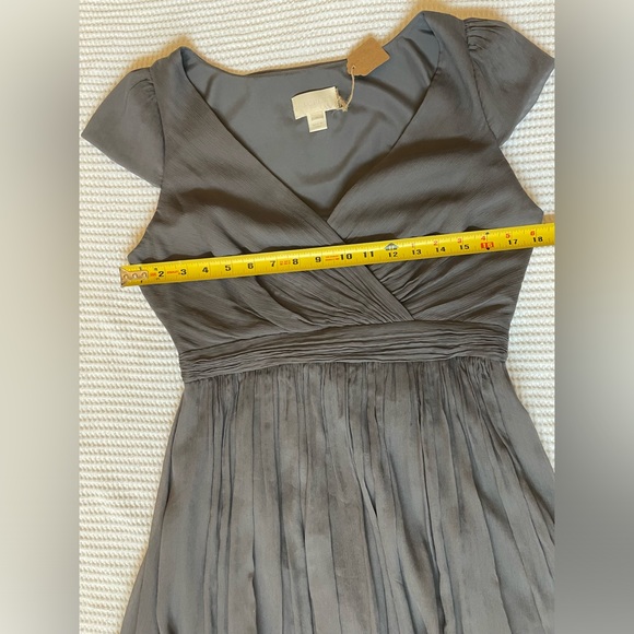 Like New. 100% Silk Ruched Chiffon Dress. Deep Taupe Size 8 Mirabelle - Picture 10 of 16